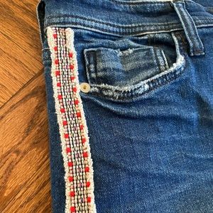 Pilcro Anthropologie Slim Boyfriend embroidered jean. Size 27!